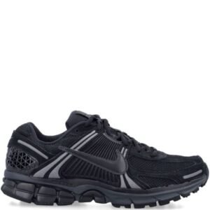 NIKE ZOOM VOMERO 5 TRIPLE BLACK